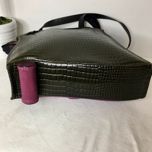 CAROL HEARTY ENDLESS ZIPPER BAG!! - Picture 5 of 10